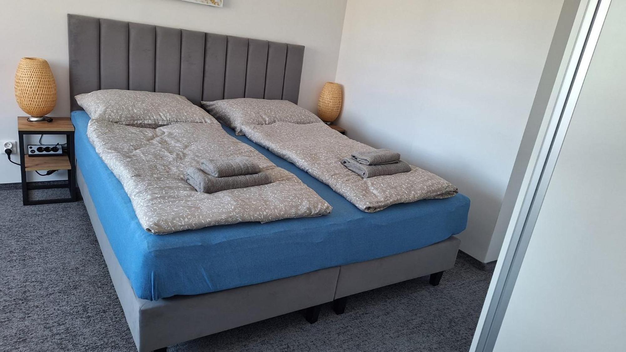 Apartament Wiadukt ブンツラウ エクステリア 写真