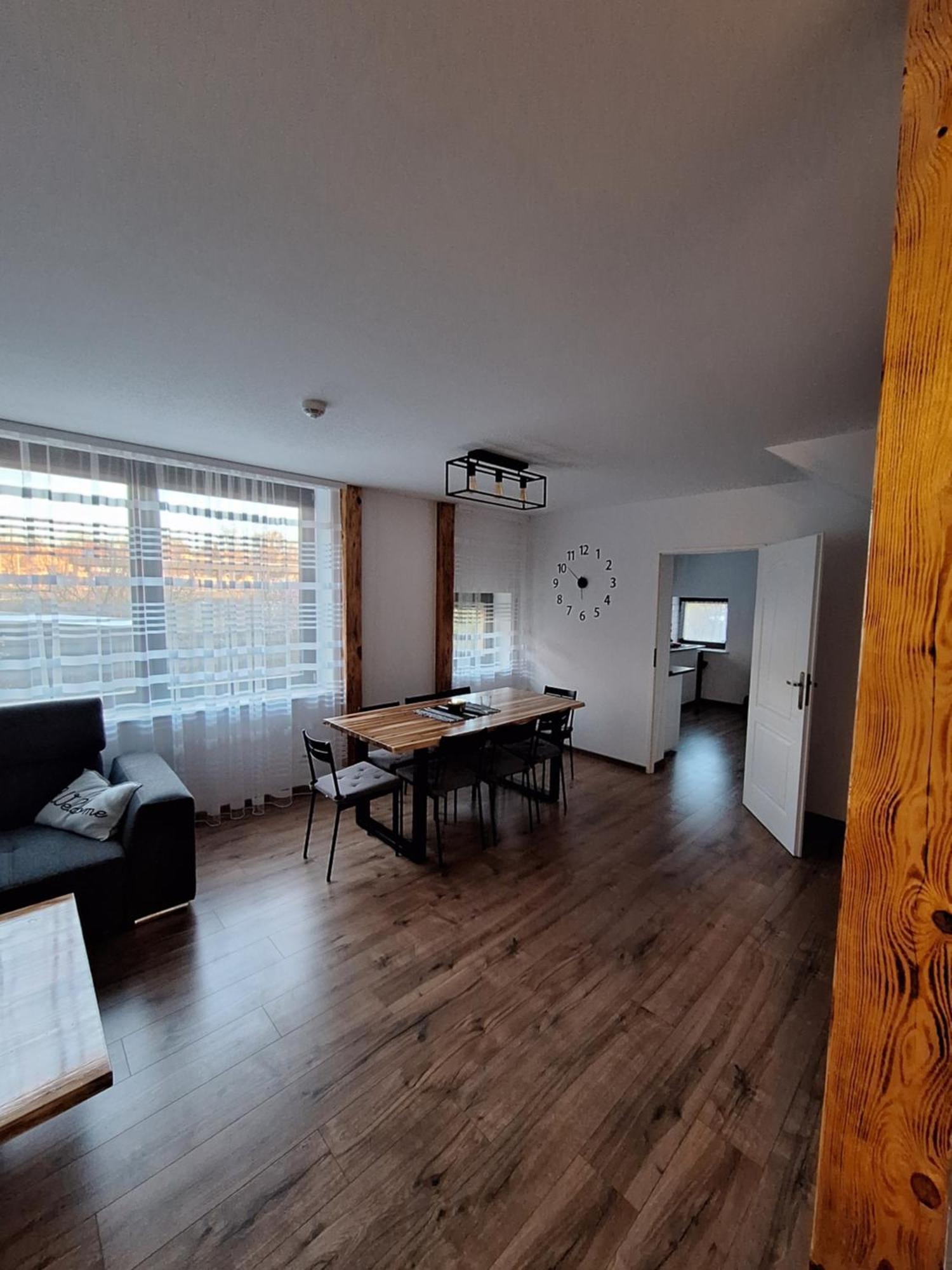 Apartament Wiadukt ブンツラウ エクステリア 写真